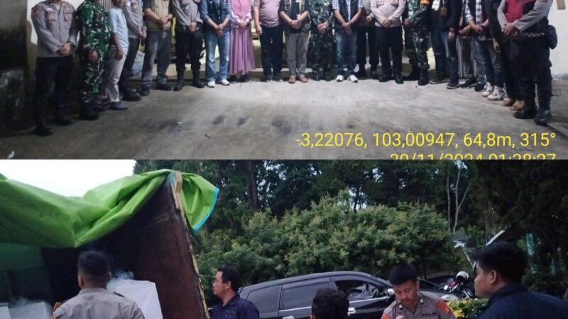 Rapat Pleno Kecamatan Rampung, Polres Musi Rawas Kawal dan Pengamanan Pengiriman Kembali Logistik ke Gudang KPU Musi Rawas