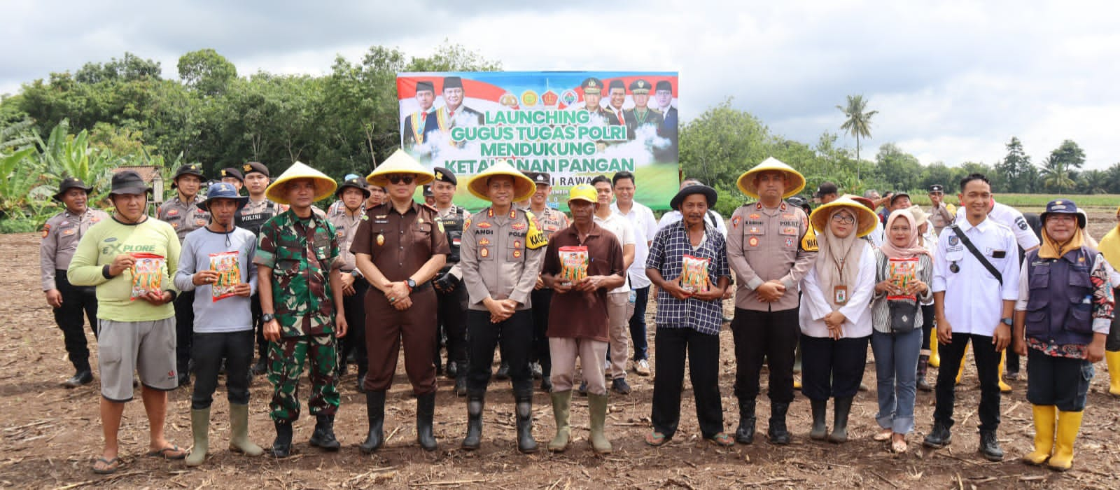 Sukseskan Ketahanan Pangan Nasional, Polres Musi Rawas Bersama Stakeholders Terkait Tanam dan Berikan Bibit Jagung 