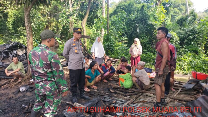 Diduga Korsleting Listrik Rumah Warga Desa Lubuk Besar, Terbakar, Polsek Muara Beliti Polres Musi Rawas Olah TKP