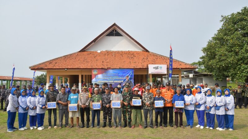 Kapolres Pangandaran Menghadiri Bhakti Sosial di Area PPI Cikidang Pangandaran Bersama Danlanal Bandung dan Dandim 0625