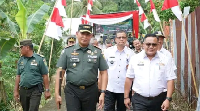 Sekda Kota Lubuklinggau Di Dampingi Dandim 0406 Hadiri Peresmian Pembangunan MCK Umum Program Besemah dan Rehab Rumah Tidak Layak Huni 