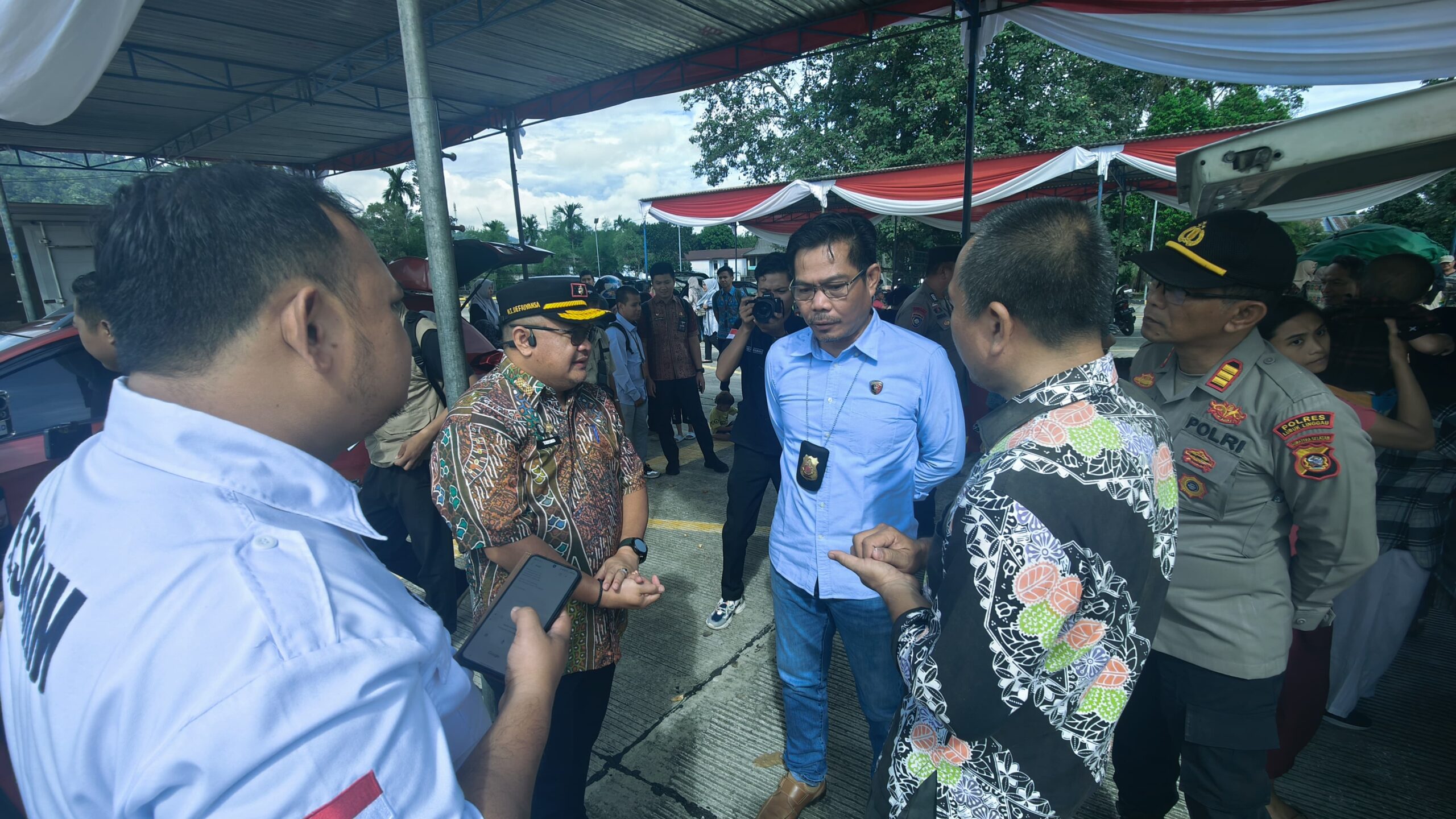 Kapolres Kota Lubuklinggau Melalui Kasat Reskrim AKP Hendrawan Pantau Kegiatan Bazar Pasar Murah Akhir Tahun 2024 