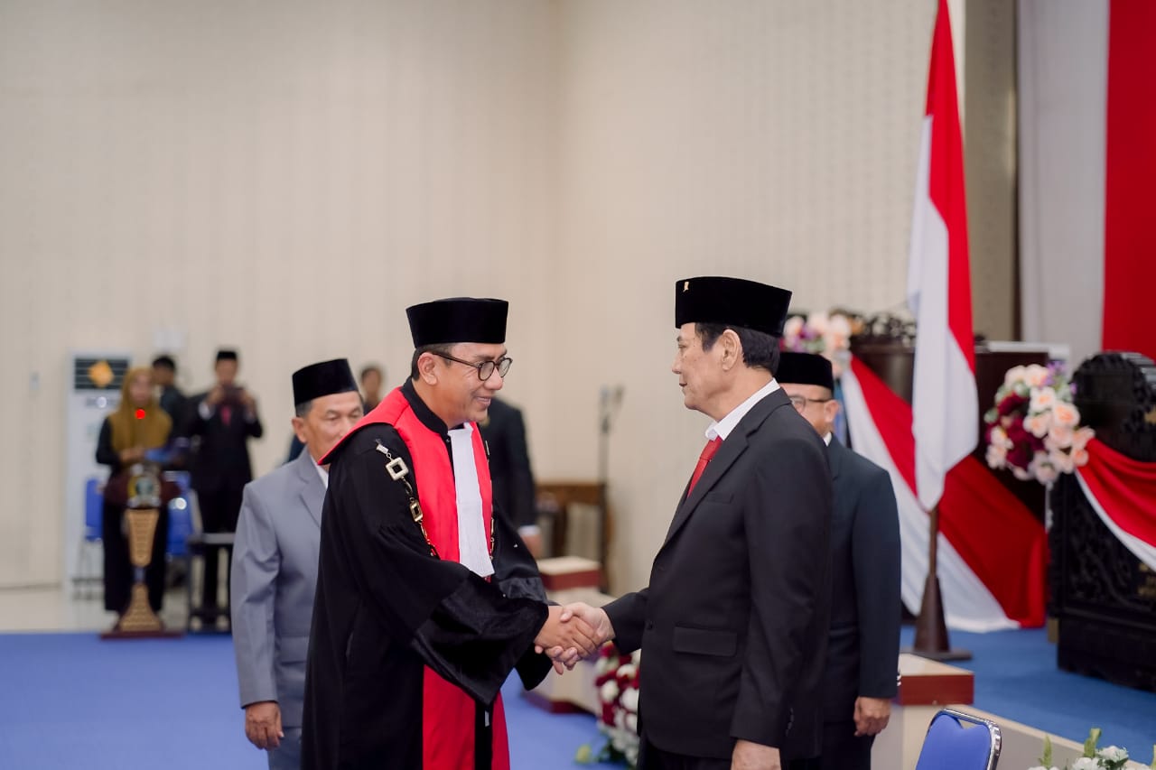 WAKIL BUPATI ZULQOINI HADIRI RAPAT PARIPURNA DPRD PESIBAR