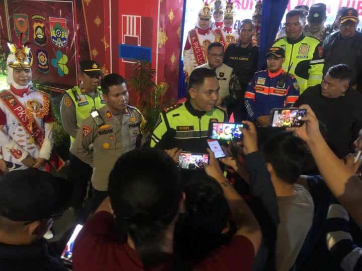 Patroli Skala Besar Tim Gabungan TNI – Polri Pastikan Perayaan Natal Umat Kristiani Berjalan Lancar Dan Nyaman