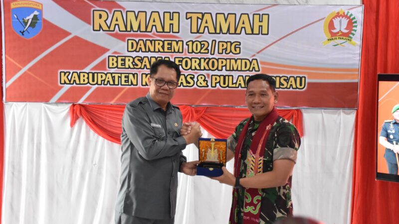 Darliansjah Sambut Kedatangan Danrem 102/PJG di Kapuas