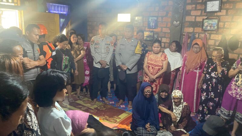 Akhirnya Polsek Muara Lakitan Bersama Basarnas Dan Warga Berhasil Menemukan Jenazah Saidin Korban Tenggelam di Sungai Musi