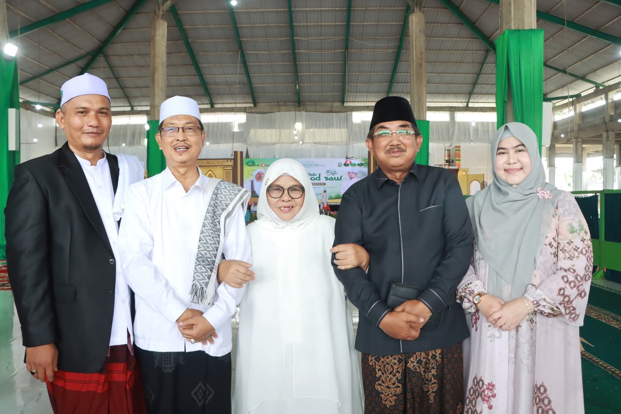 Bupati Anwar Sadat Hadiri Peringatan Maulid Nabi di Ponpes Kumpeh Daaru Attauhid