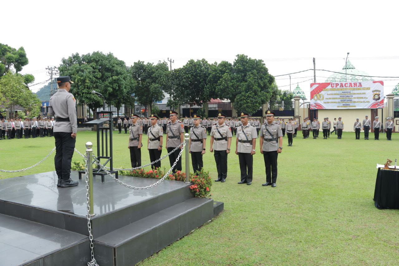 Agar Lebih Adaptif Menghadapi Tantangan Tugas Kedepannya ,  Kapolres Lubuklinggau Pimpin upacara Sertijab