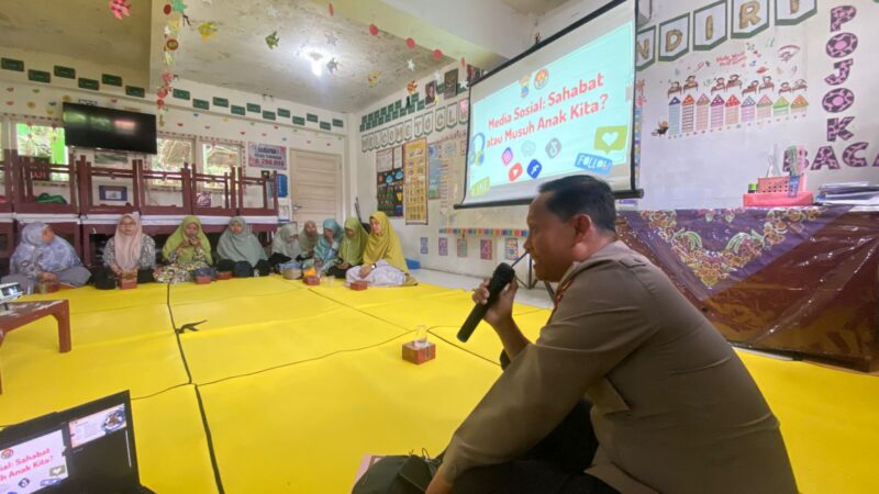 Polres Labuhanbatu Sosialisasikan Dampak Media Sosial Bagi Anak di SD IT Robbani Rantauprapat
