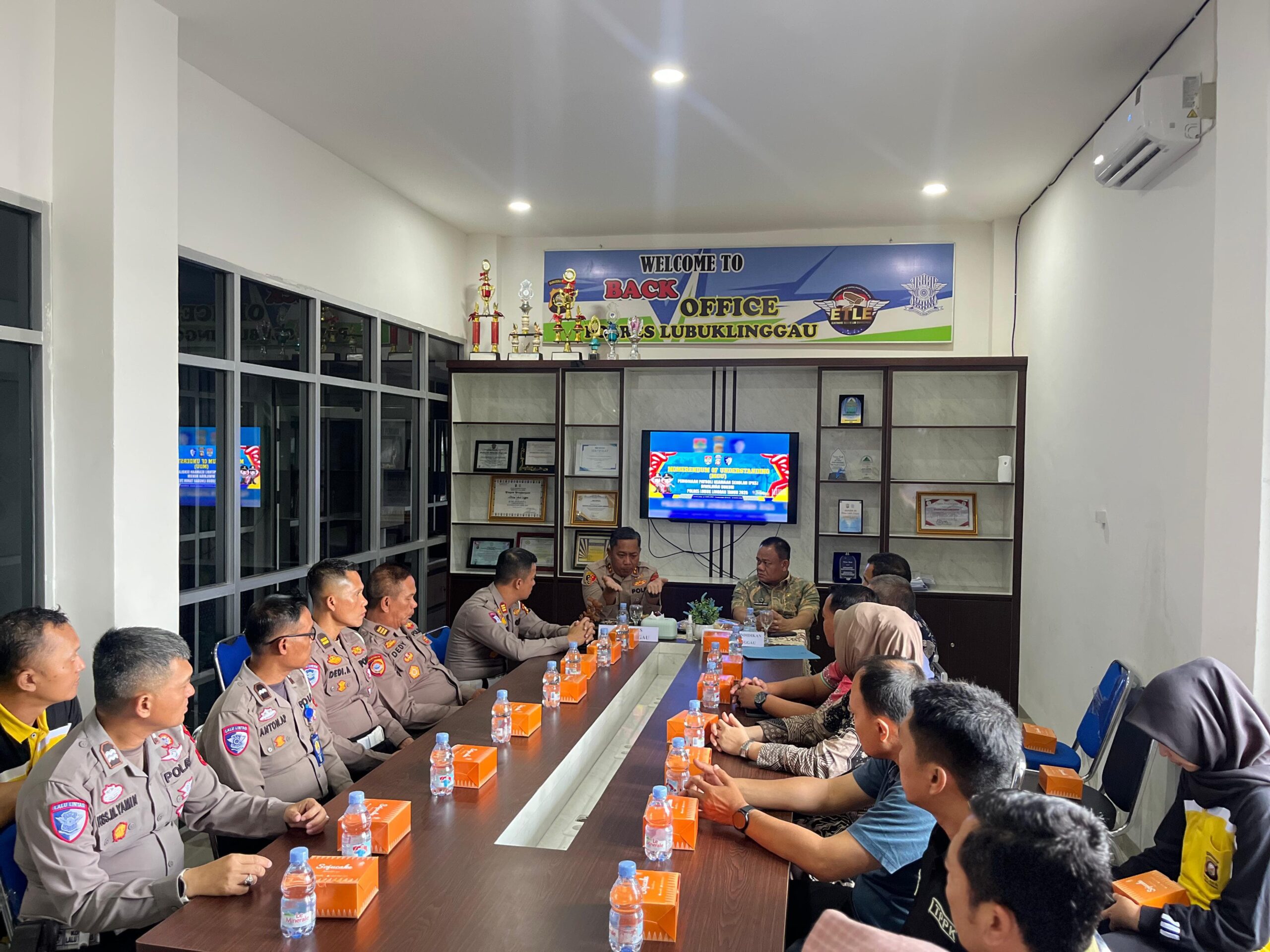 Kapolres Lubuklinggau Teken MoU Bersama Disdik Kota Lubuklinggau Rangka Pembinaan Patroli Keamanan Sekolah