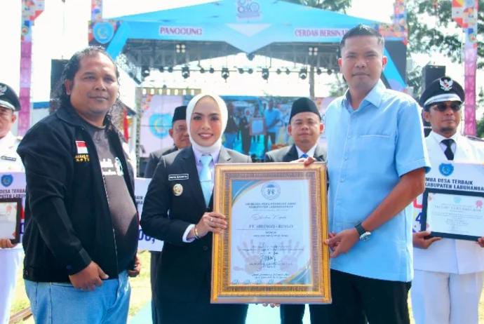 HUT Pemkab Labuhanbatu Ke 80: Ketua LPA M.Azhar Harahap Berikan Penghargaan kepada Bupati dan PT. Siringgo Ringo