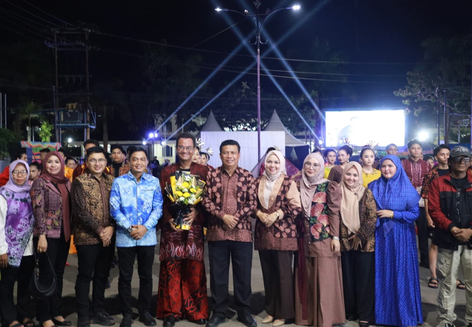 Wakil Bupati Tanjab Barat Hadiri Tungkal Fashion Street 2, Peringati Hari Batik Nasional