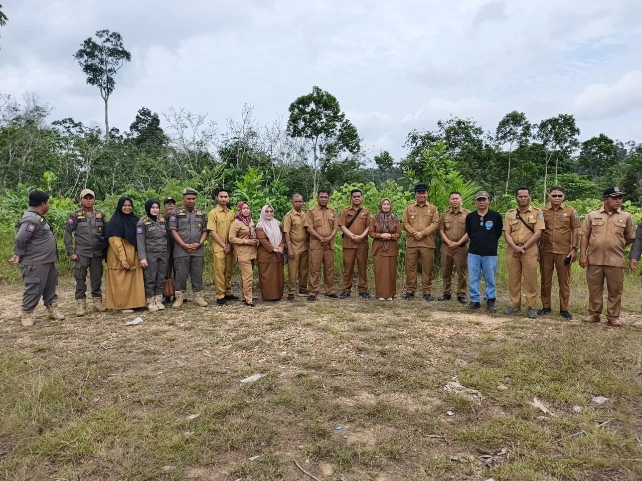 Wakil Bupati Tanjung Jabung Barat Tinjau Lokasi Rencana Pembangunan TPST di Kecamatan Merlung