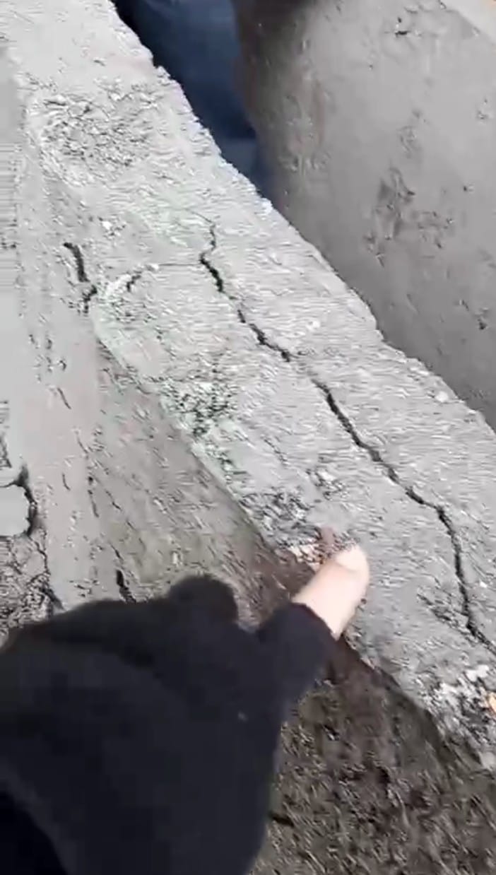 Tanpa Papan Informasi dan Material Diduga Berkualitas jelek Proyek Irigasi Di Ciganjeng diduga di kerjakan asal asalan