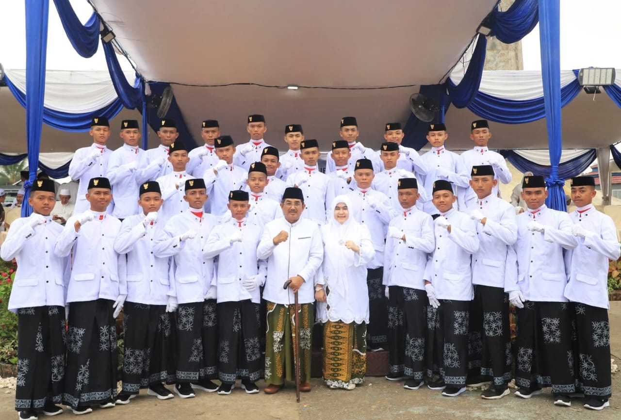 Bupati Tanjung Jabung Barat Peringati Hari Santri 2025 Bersama 1.650 Santri