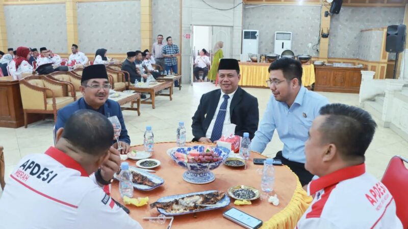 Bupati Anwar Sadat Lantik Pengurus APDESI Merah Putih Tanjung Jabung Barat 2025-2030, Komitmen Tingkatkan Kolaborasi Pemerintah Desa dan Kabupaten