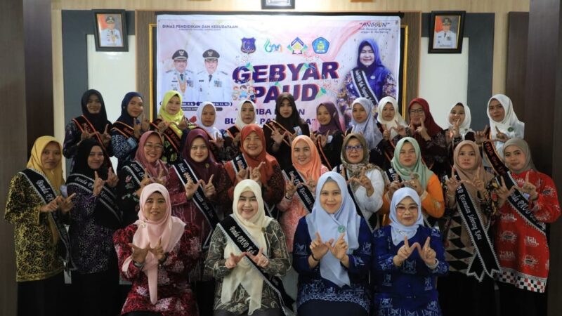 Bunda PAUD Tanjab Barat Hj. Fadhilah Sadat Buka Gebyar PAUD 2025: Dorong Peran Aktif Bunda PAUD Desa Dukung Wajib Belajar 13 Tahun