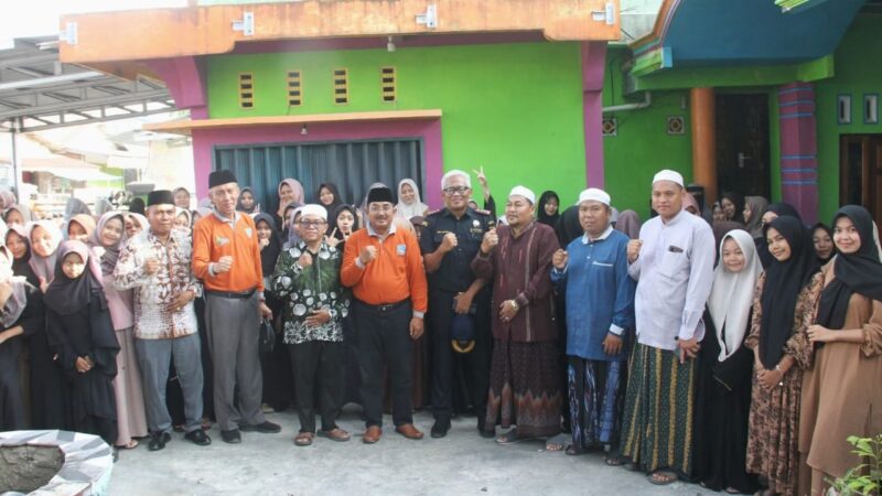 Bupati Anwar Sadat Terima Hibah 40 Ton Beras dari Bea Cukai untuk Pondok Pesantren di Tanjab Barat