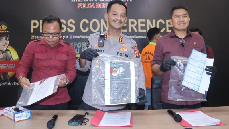 Ditreskrimsus Polda Gorontalo Serahkan Dua Tersangka Kasus Fraud Transfer Fiktif Bank BRI Wonosari ke kejaksaan