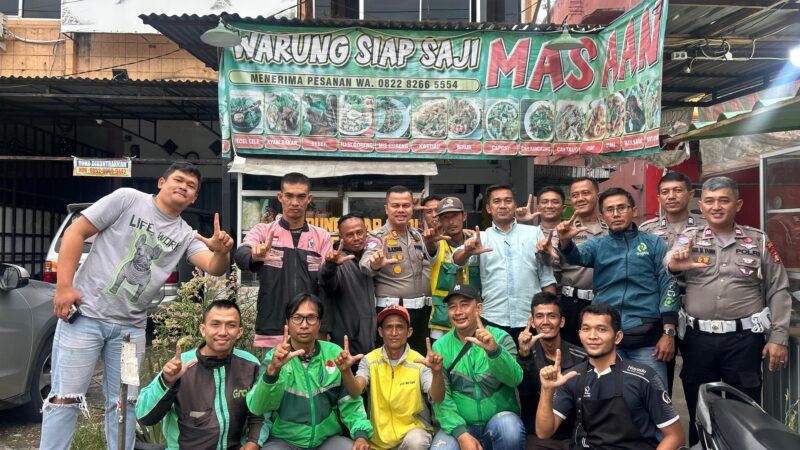 Ojol Menjadi Pelopor keselamatan. Disiplin Menggunakan Helm SNI, Disampaikan Polres Lubuklinggau Ngopi Bareng Bersama Komunitas Ojek Online 