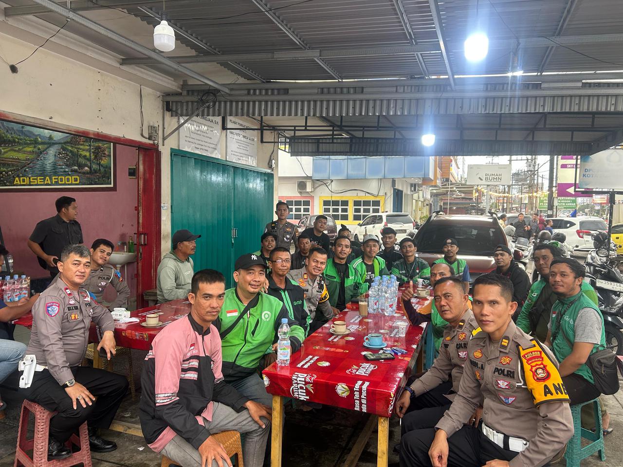 Satlantas Polres Lubuklinggau Gelar kegiatan “Ngopi Bareng” dengan Ojek Online 