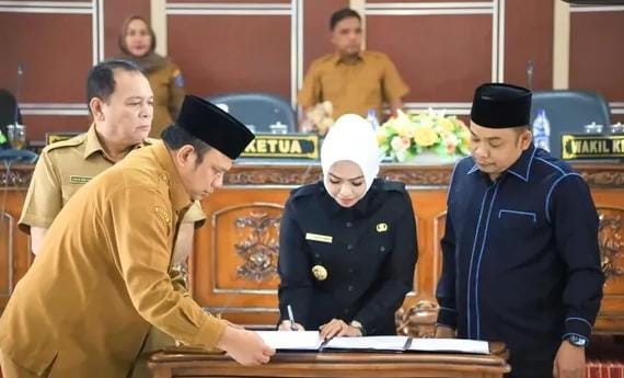 DIHADIRI BUPATI, DPRD SETUJUI RANPERDA TENTANG APBD KABUPATEN LABUHANBATU TAHUN ANGGARAN 2026