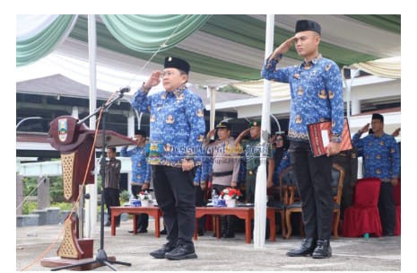 WAKIL BUPATI PIMPIN UPACARA PARIPURNA BULANAN PEMKAB PESIBAR