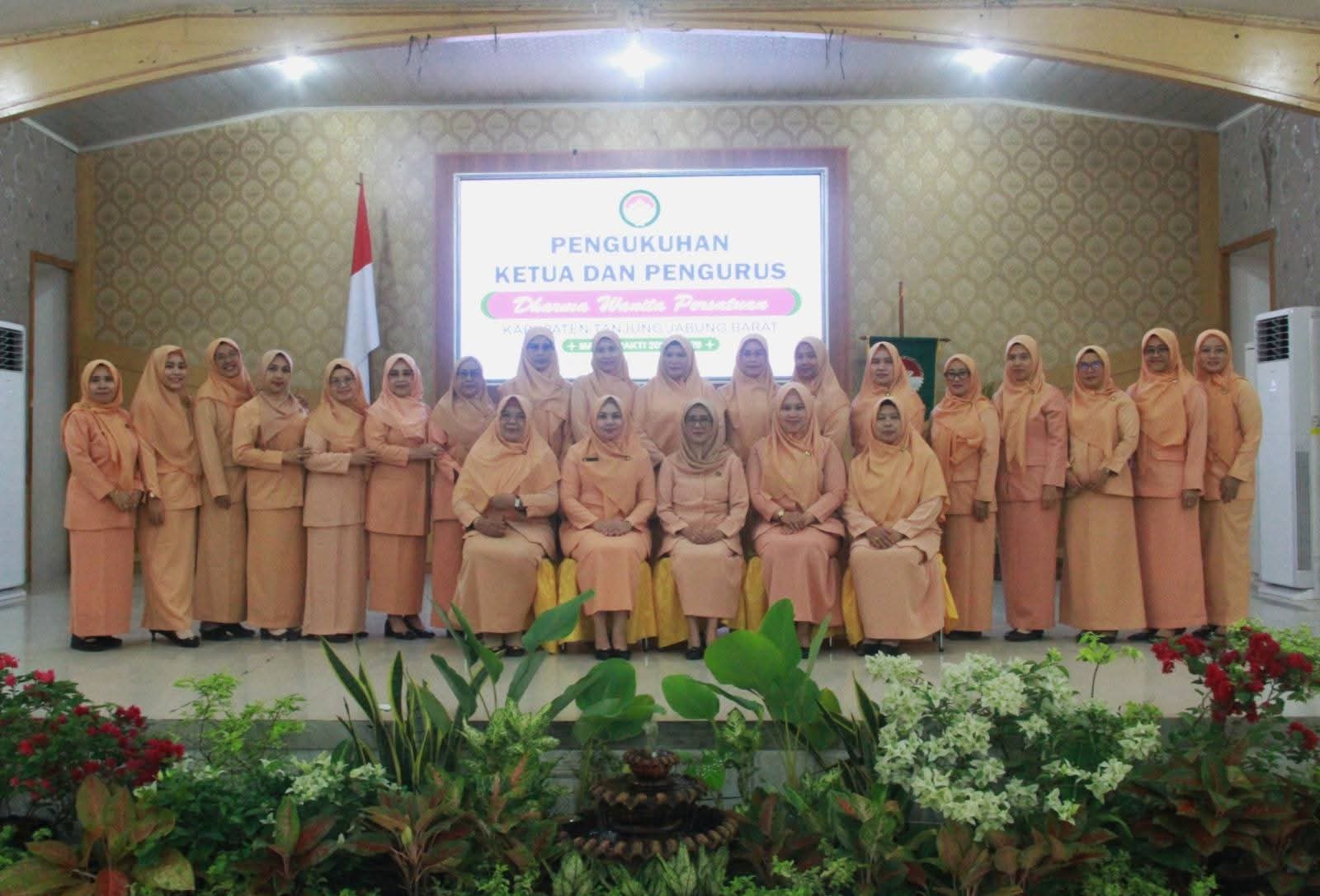 Pengurus Dharma Wanita Persatuan Tanjung Jabung Barat Masa Bakti 2024–2029 Resmi Dikukuhkan