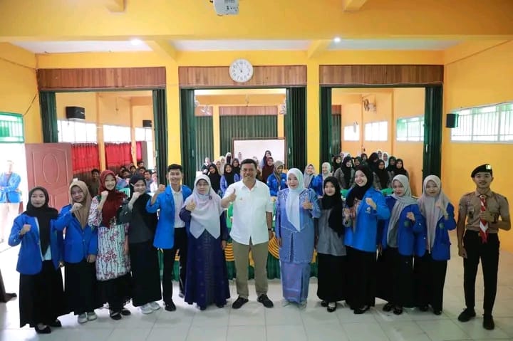 Menjadi Narasumber Seminar IAI An-Nadwah Kuala Tungkal, Wabup Katamso Sampaikan IPM dan Perekonomian Di Tanjab Barat