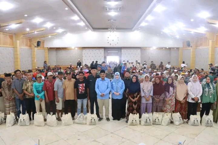 Bupati Anwar Sadat Tekankan Akurasi Verifikasi DTSEN 2025, 150 Paket Sembako Disalurkan Berdasarkan Data Tunggal