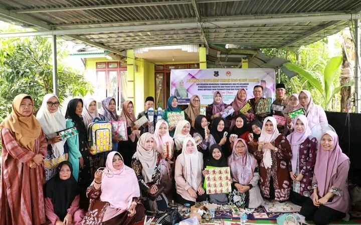 Ketua Dekranasda Hj. Fadhilah Sadat Dorong Ekonomi Kreatif: Limbah Plastik Disulap Jadi Kerajinan Bernilai Ekonomi