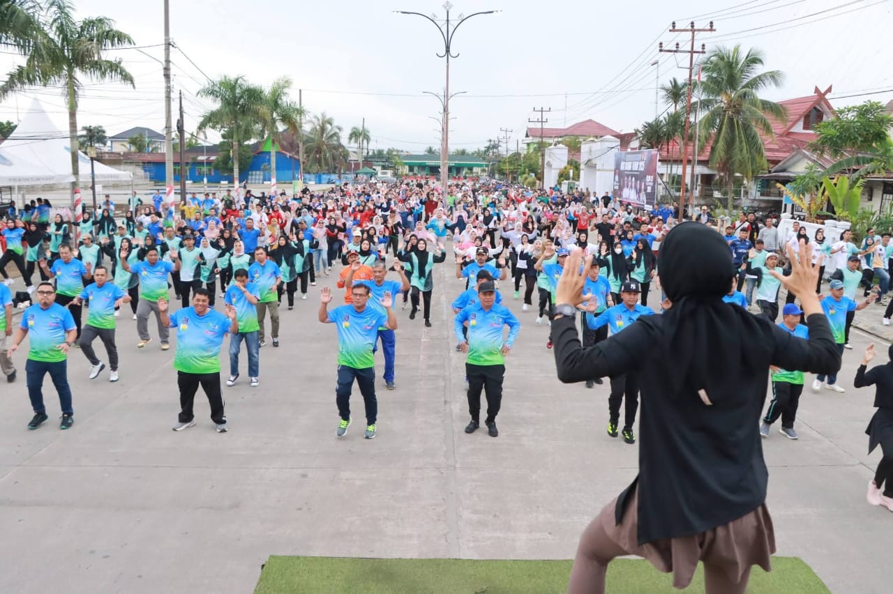 HUT KORPRI ke-54: Wabup Katamso Ajak ASN Jaga Kebugaran & Perkuat Kekompakan Lewat Senam Bersama