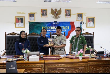 BUPATI DEDI IRAWAN TERIMA AUDIENSI PROGRAM EKSPEDISI PATRIOT
