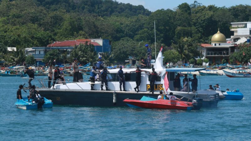 “HUT Polairud ke-75” Polres Pangandaran gelar Tabur bunga di Teluk Pananjung
