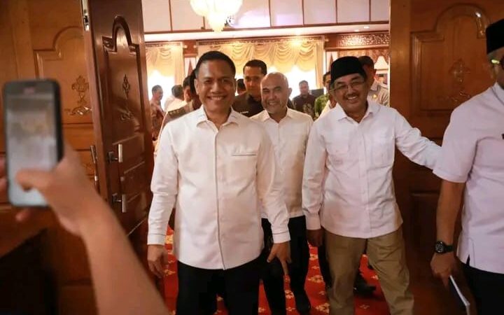 Bupati Tanjab Barat Ikuti Rakor dan Evaluasi Bersama KPK