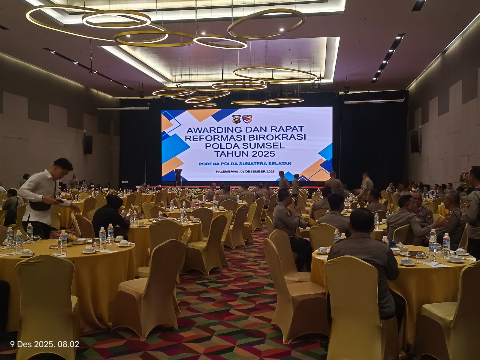 Wakapolres Lubuk Linggau Kompol M. Syamsul Zachri hadir langsung menerima penghargaan Awarding dan Rapat Reformasi Birokrasi Polri