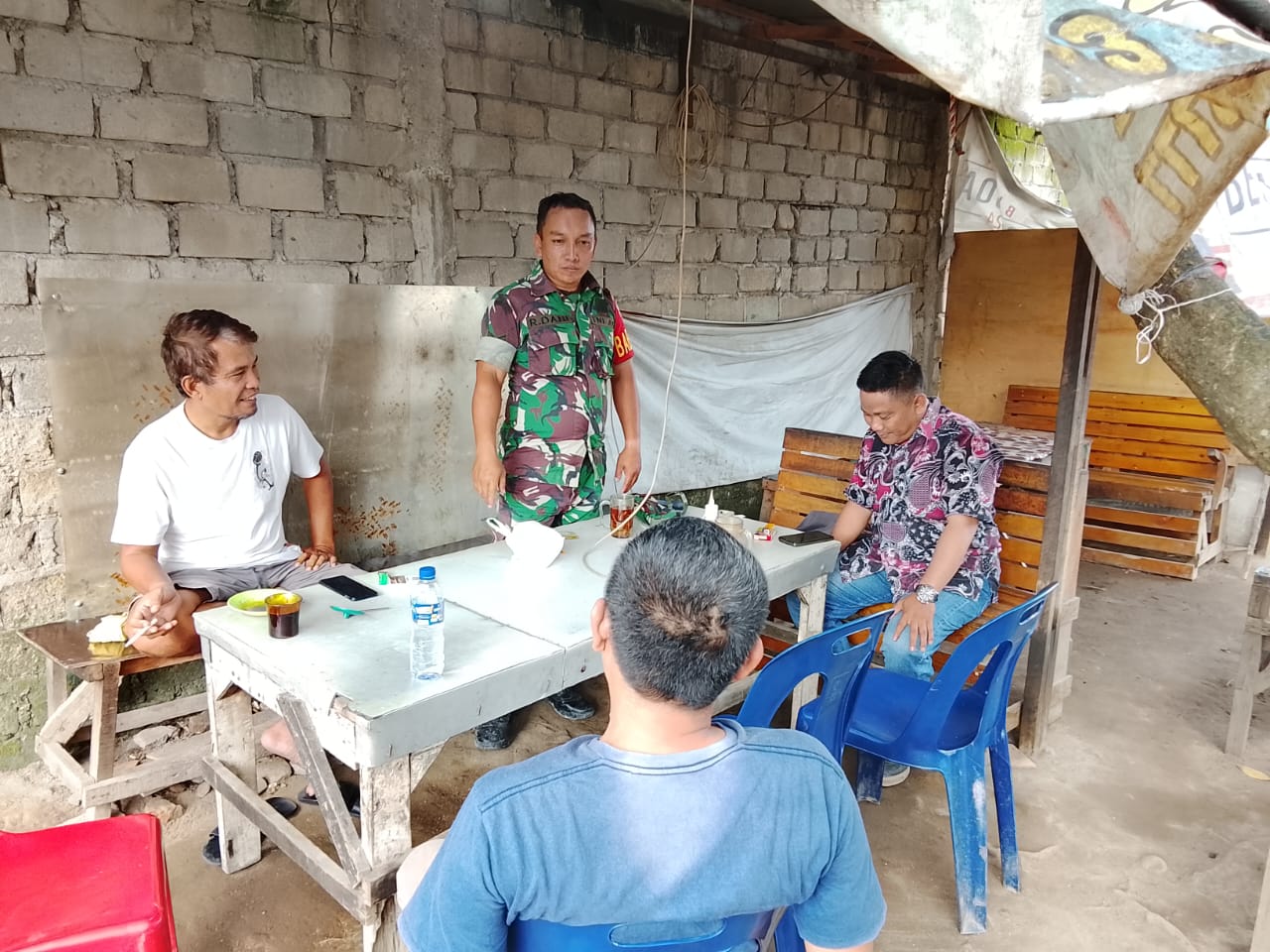 Babinsa Kodim 0203/Langkat Intensifkan Komsos dan Pembinaan Wawasan Kebangsaan di Binjai