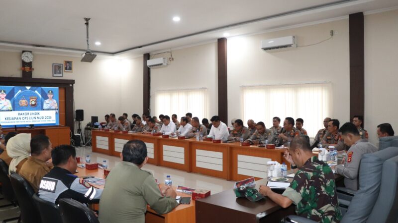 Jelang Nataru, Kapolres Musi Rawas Bersama Forkopimda Gelar Rakor Lintas Sektoral Ops Lilin 2025