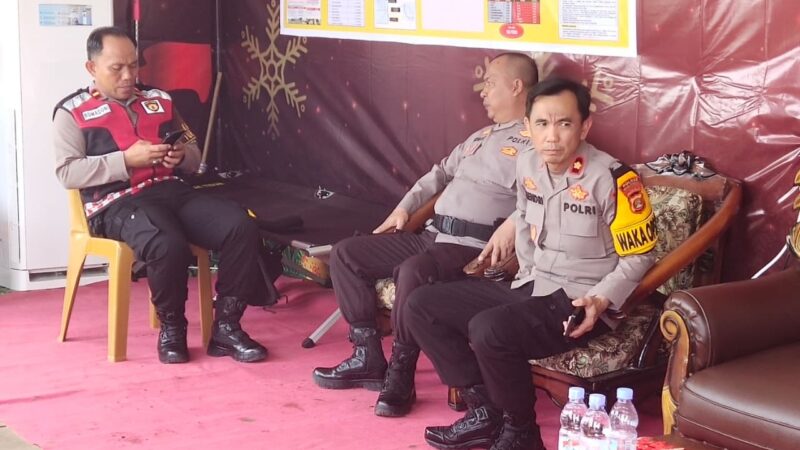 Sukseskan Operasi Lilin Musi 2025, Wakapolres Musi Rawas Lakukan Pengecekan Pos Pengamanan dan Tinjau Keamanan Gereja Santa Maria di Desa G1 Mataram