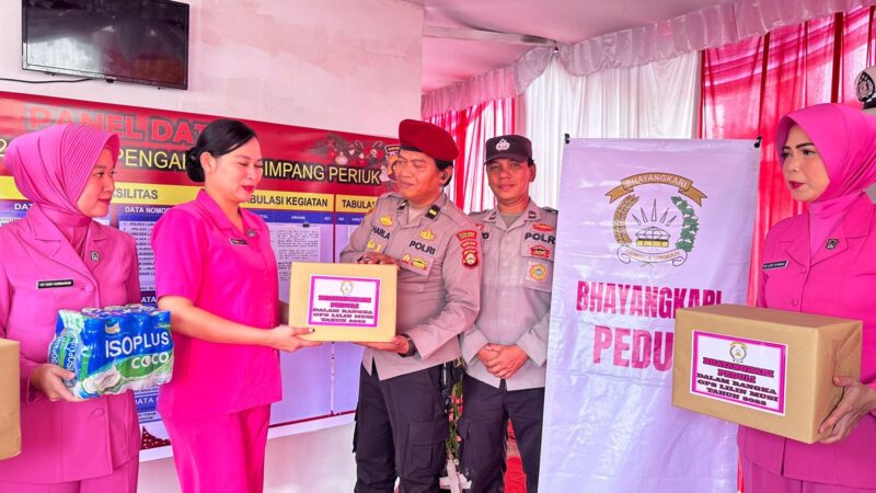 Kapolres Lubuk Linggau didampingi Ketua Bhayangkari Cabang Lubuk Linggau  Melakukan Peninjauan ke Sejumlah Pos, Pengamanan Nataru