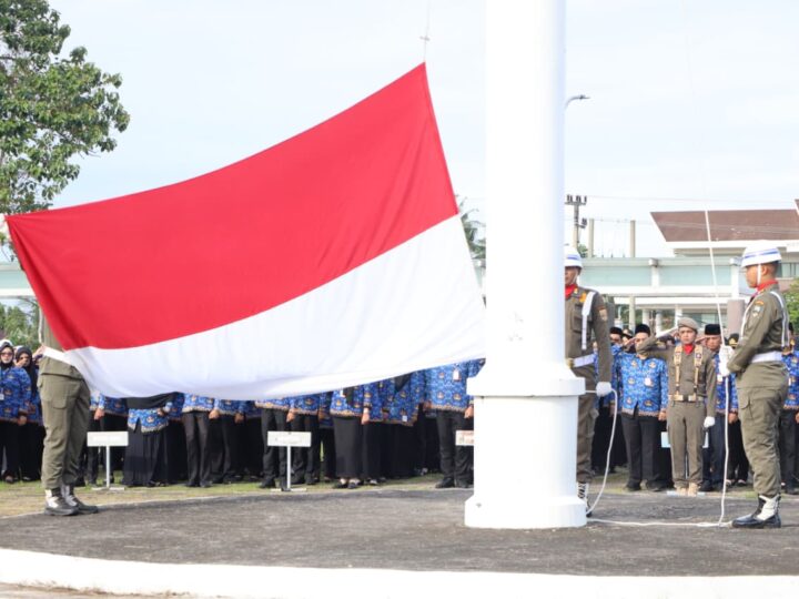 PEMKAB PESIBAR GELAR UPACARA PERINGATAN HUT KORPRI KE-54