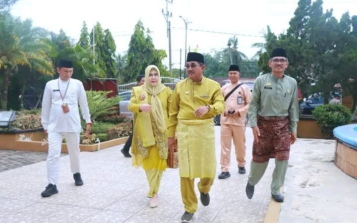 Bupati Tanjab Barat Anwar Sadat Hadiri HUT ke-77 Batanghari, Perkuat Sinergi Antar Daerah