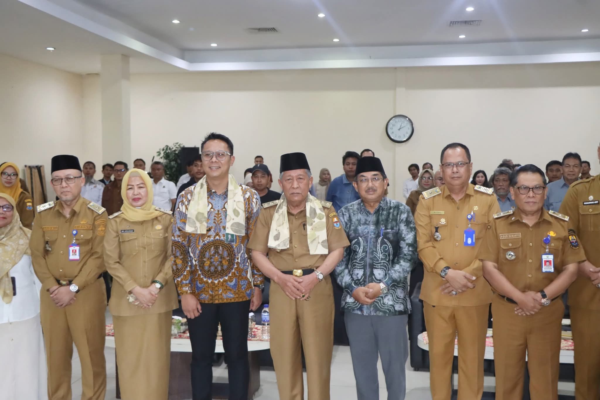 Bupati Anwar Sadat Menjadi Narasumber pada Acara Pengukuhan dan Lokakarya penguatan Kelembagaan KKMD Provinsi Jambi