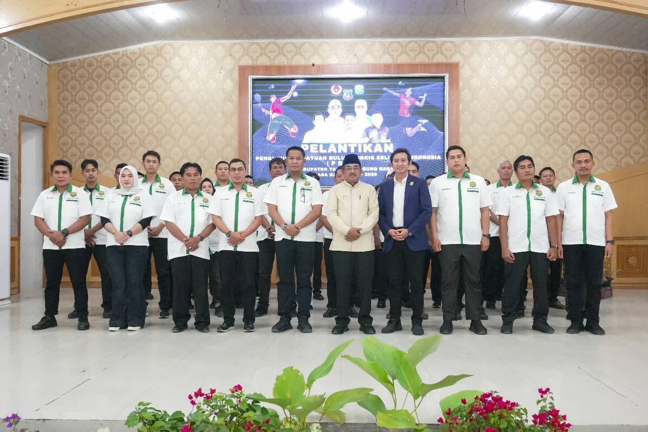Bupati Anwar Sadat Hadiri Pelantikan Pengurus PBSI Tanjab Barat Masa Bakti 2025–2029