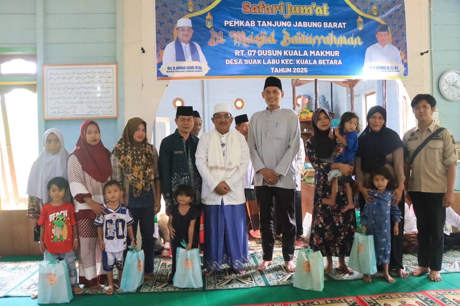 Safari Jumat Berkah di Kuala Betara, Bupati Anwar Sadat Paparkan Progres Infrastruktur, Pertanian, dan Program Sosial untuk Warga Suak Labu