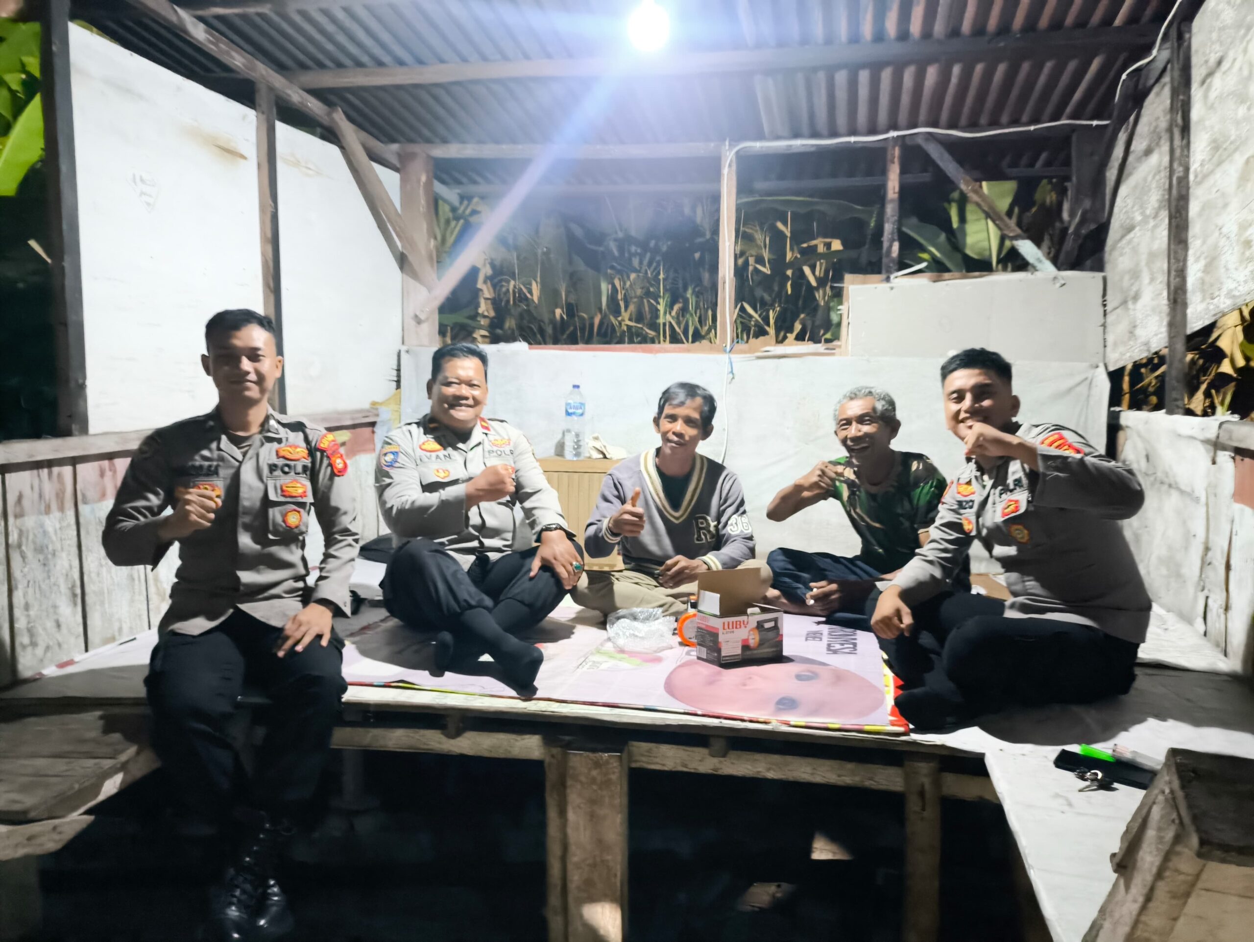 Jajaran Satbinmas Polres Lubuk Linggau Melaksanakan kegiatan Sambang Sekaligus Memperkuat Pos-Pos Pengamanan Swakarsa 