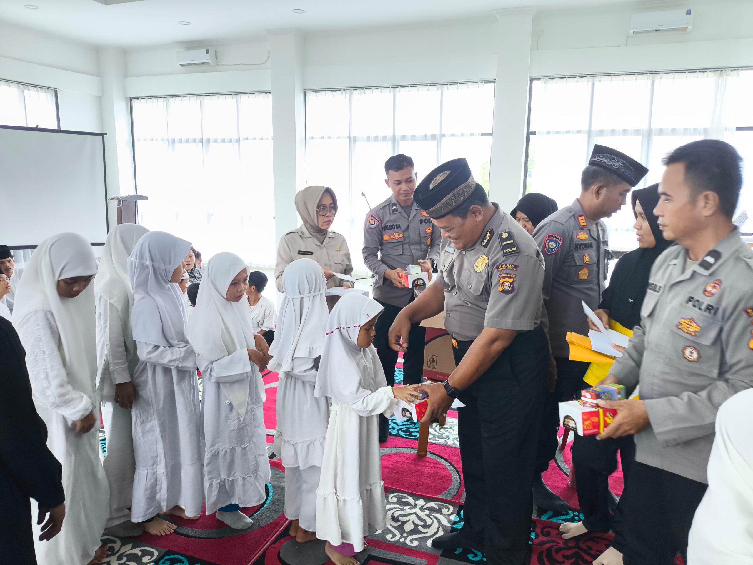 Gema Yasiin dan Doa Selamat untuk Kota Lubuk Linggau Jumat Berkah, Polres Lubuk Linggau Gelar Doa Bersama dan Santuni Anak Yatim Piatu
