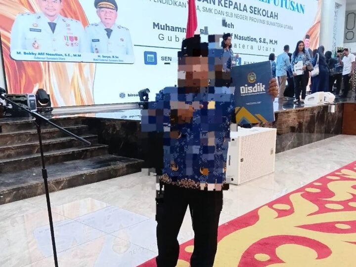 OKNUM GURU SMA N1 AEK KUO MELAKUKAN BULLYING TERHADAP MURID 