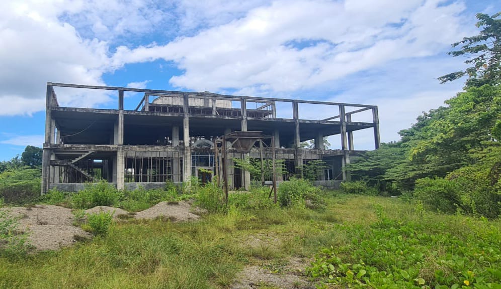 Proyek Masjid Raya Piru Mangkrak, Dugaan Penyimpangan Kian Menguat