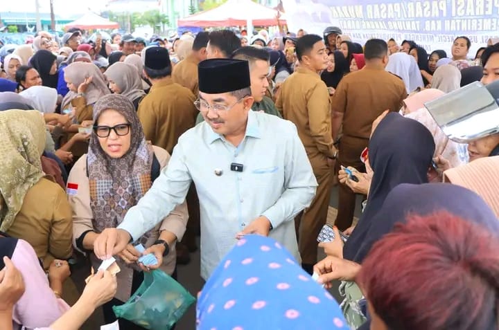 Bupati Anwar Sadat Kembali Gelar Operasi Pasar Murah, Penuhi Warga yang Belum Kebagian